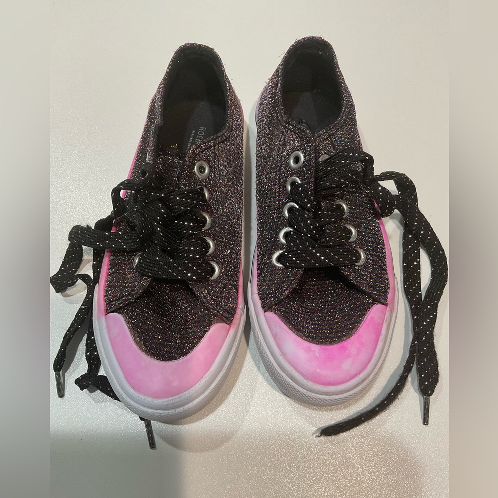 🌺🌺🌺Roebuck & Co. Girl’s Sparkly Glitter Gym Shoes, Size 13M